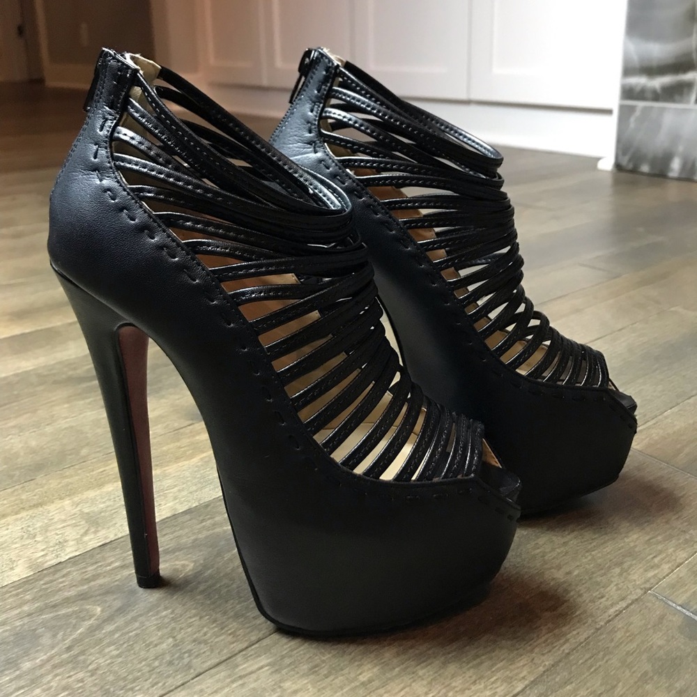 🔥 Christian Louboutin Black Zoulou Leather 🔥